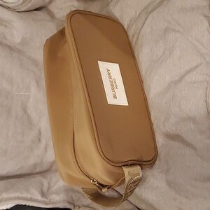 NWOT Burberry Hero toiletry travel bag/ men's shaving case